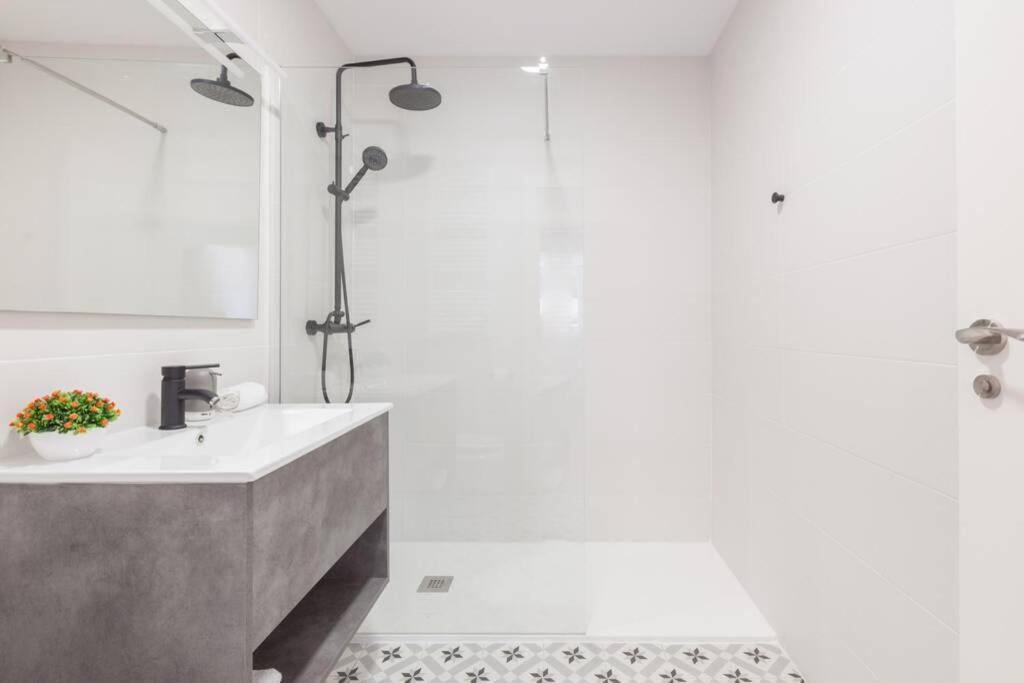 New Gorgeous Central Apartment - Beachfront - 3 Bd San Sebastian Ngoại thất bức ảnh